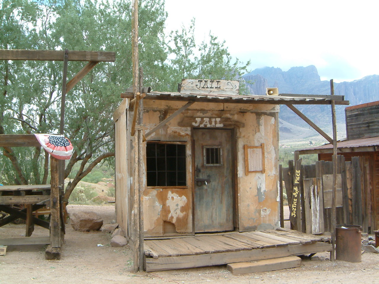 Image of :20040919_jail.JPG