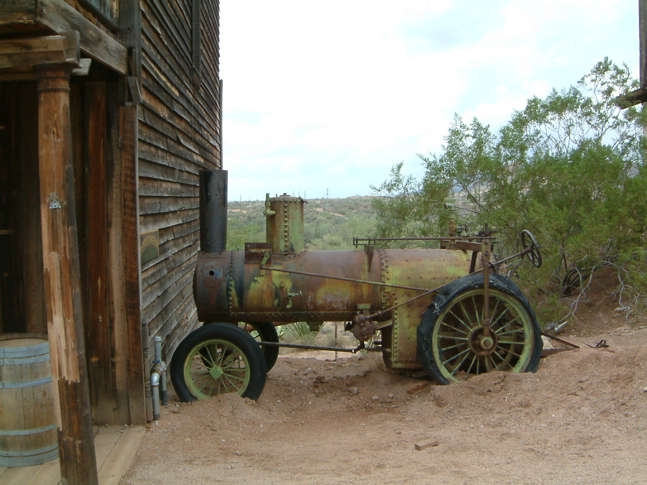 Image of :20040919_tractor.JPG