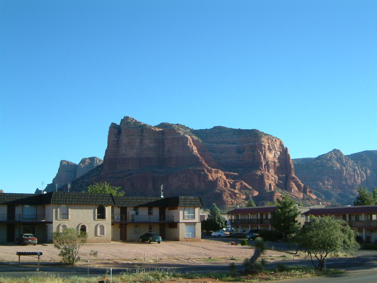 Image of :20040923_redrock1.JPG