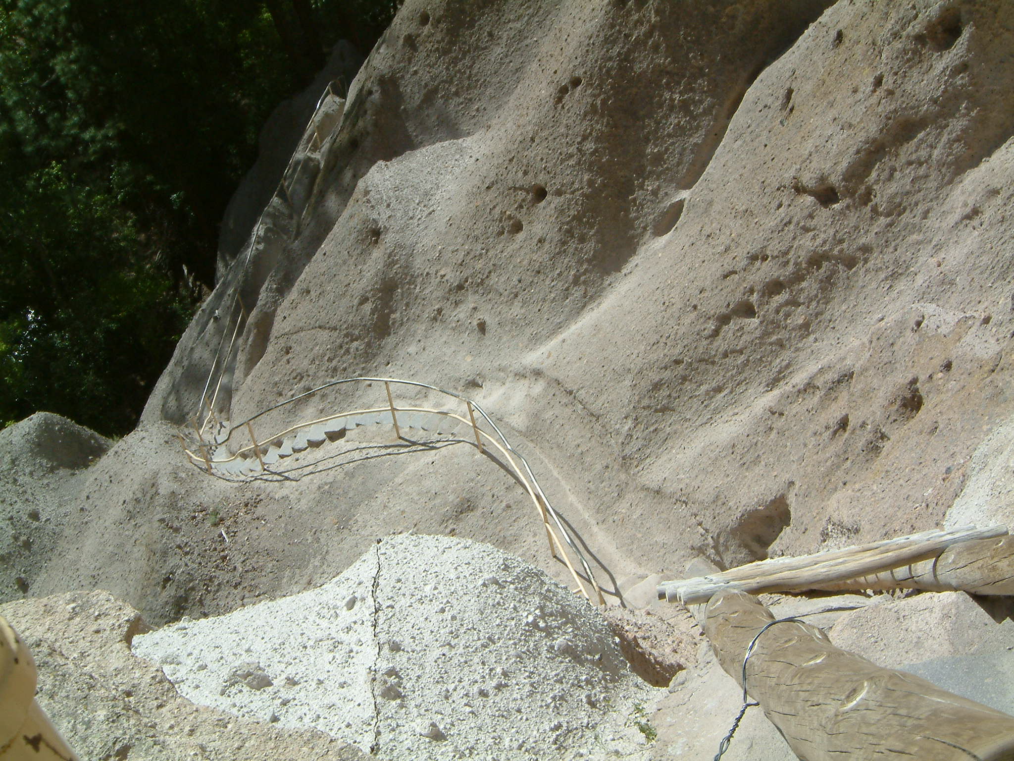 Image of :20070927_bandelier3.JPG
